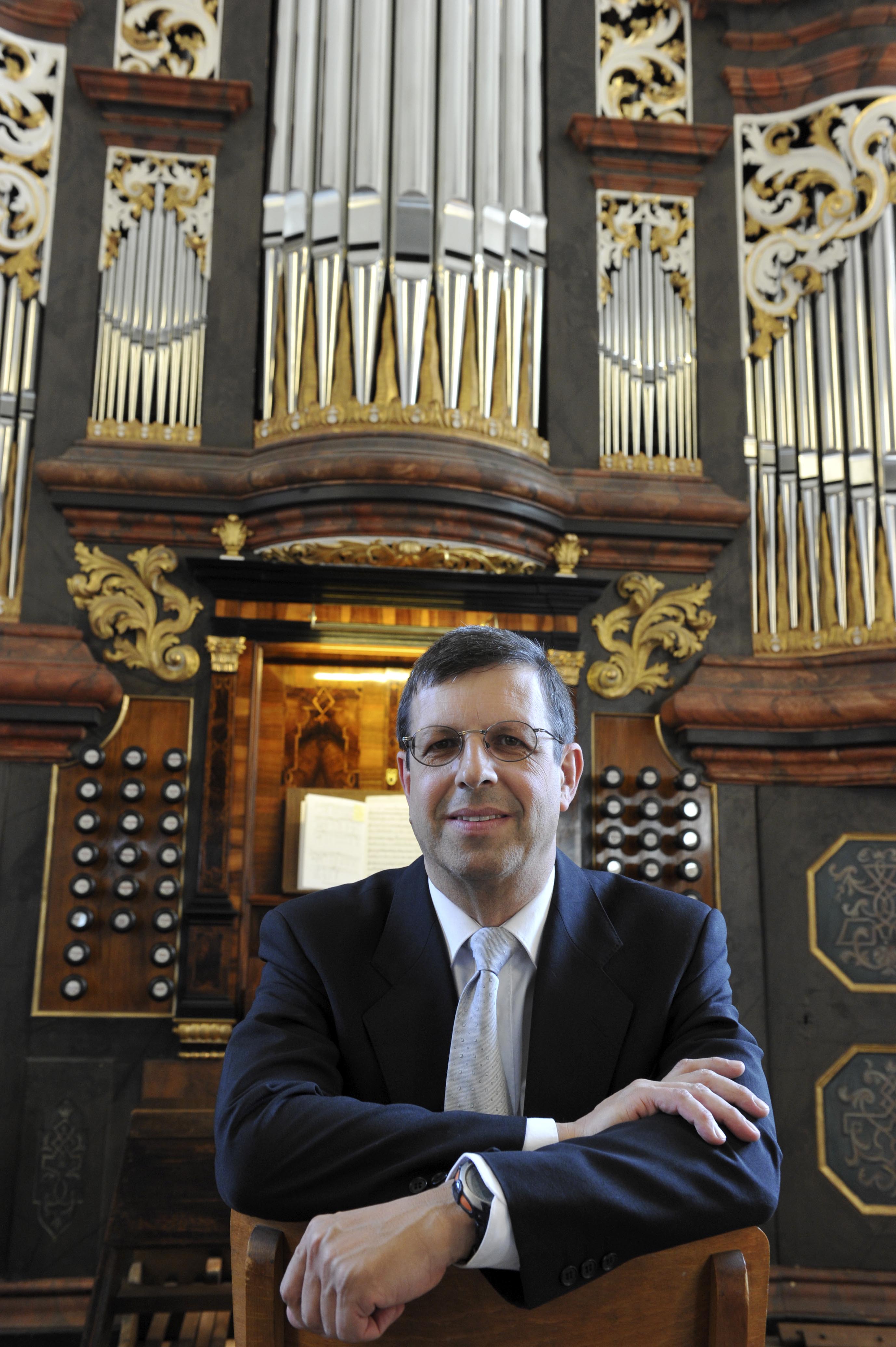 Reiner Gaar an der Köhler-Orgel in Suhl